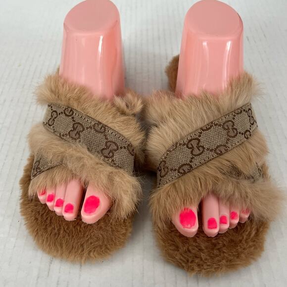 GG Fuzzy Furry Criss Cross Light Brown And Beige Slip on Flat Slippers Sz 39 - Picture 2 of 8